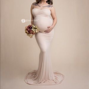 Maternity gown